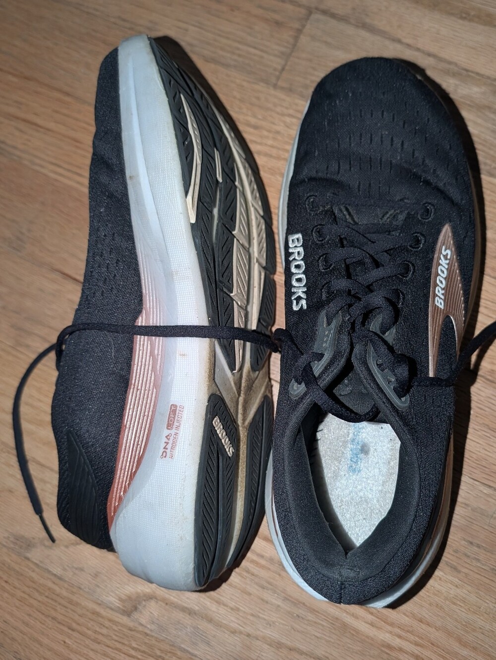 Brooks Hyperion Max 3 Women’s Size 10.5 Black Rose Gold Running Shoes Sneakers